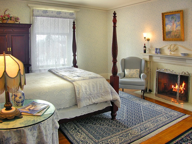 Cotton Mansion Bed and Breakfast - Historic Inns of Duluth